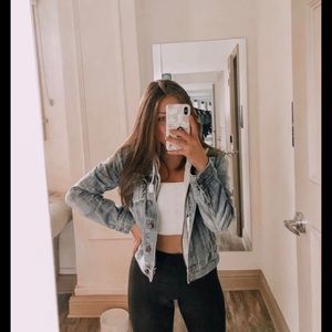 Meet your Posher, Claire